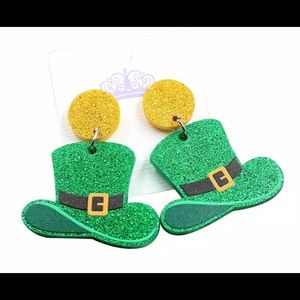 💚🍀 Leprechaun Glitter Acrylic Earrings 🍀💚